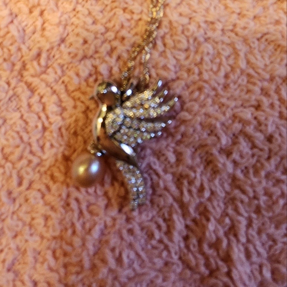 Bird pearl necklace